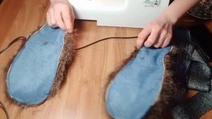 Меховые тапочки из старья.