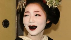 10 БЕЗУМНЫХ СТАНДАРТОВ КРАСОТЫ.