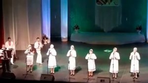 Композиция "Частушки уральских мари" исполняет фольклорный ансамбль "Муро аршаш" Мари-Кужерского СК