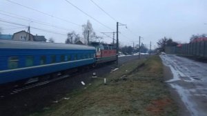 чс4т 602 с пассажирским поездом.