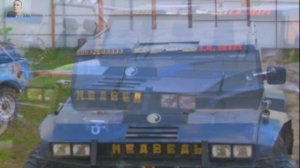 Хаммер по сравнению с НИМ просто маленькая машина, ооогромной вездеход Медведь
