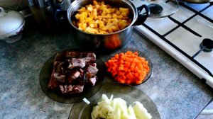 Тушеная картошка с ребрышками