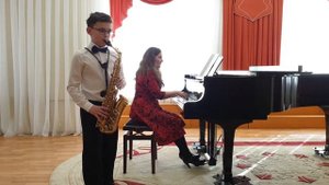 Гуров Николай, альт-саксофон, 9 лет, соло. "Деревенский танец" Моцарт В.А.