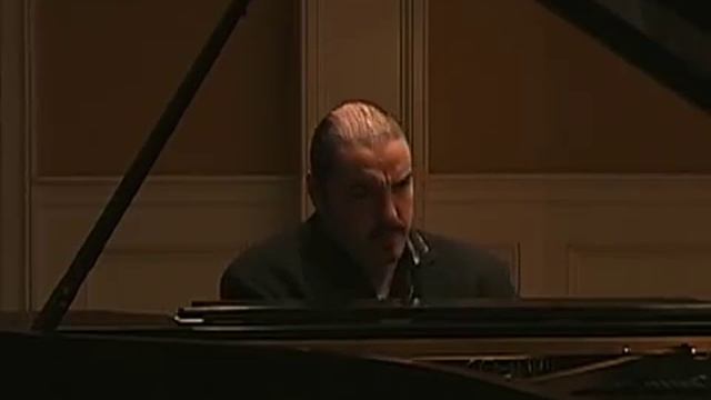 ROBERTO POLI PLAYS CHOPIN BALLADE IN F MAJOR, OP. 38 - LIVE RECORDING смотреть онлайн