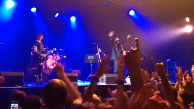 Кукрыниксы - Солдатская печаль (live in Arena Moscow 13.10.13) смотреть онлайн