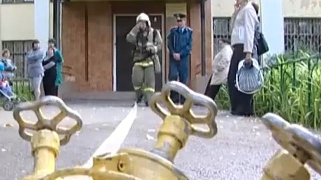 В вологодской школе прошли учения огнеборцев.flv смотреть онлайн