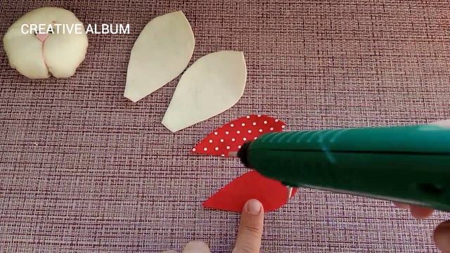 The rabbit is a symbol of the year 2023. New Year crafts - a magnet. смотреть онлайн