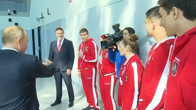 Владимир Путин в День города побывал в «Лужниках», где оценил новый Центр самбо и бокса