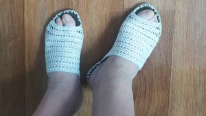 ЛЕТНИЕ ШЛЕПКИ КРЮЧКОМ. СТРИЖИ.