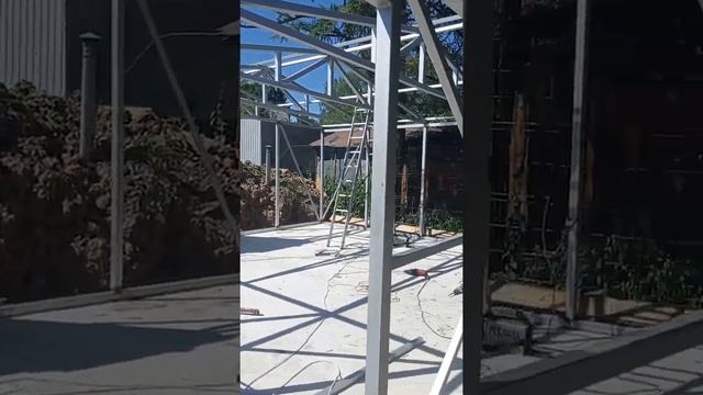 Варим каркас гаража с ВОЛЬЕРОМ из сэндвич-панелей.