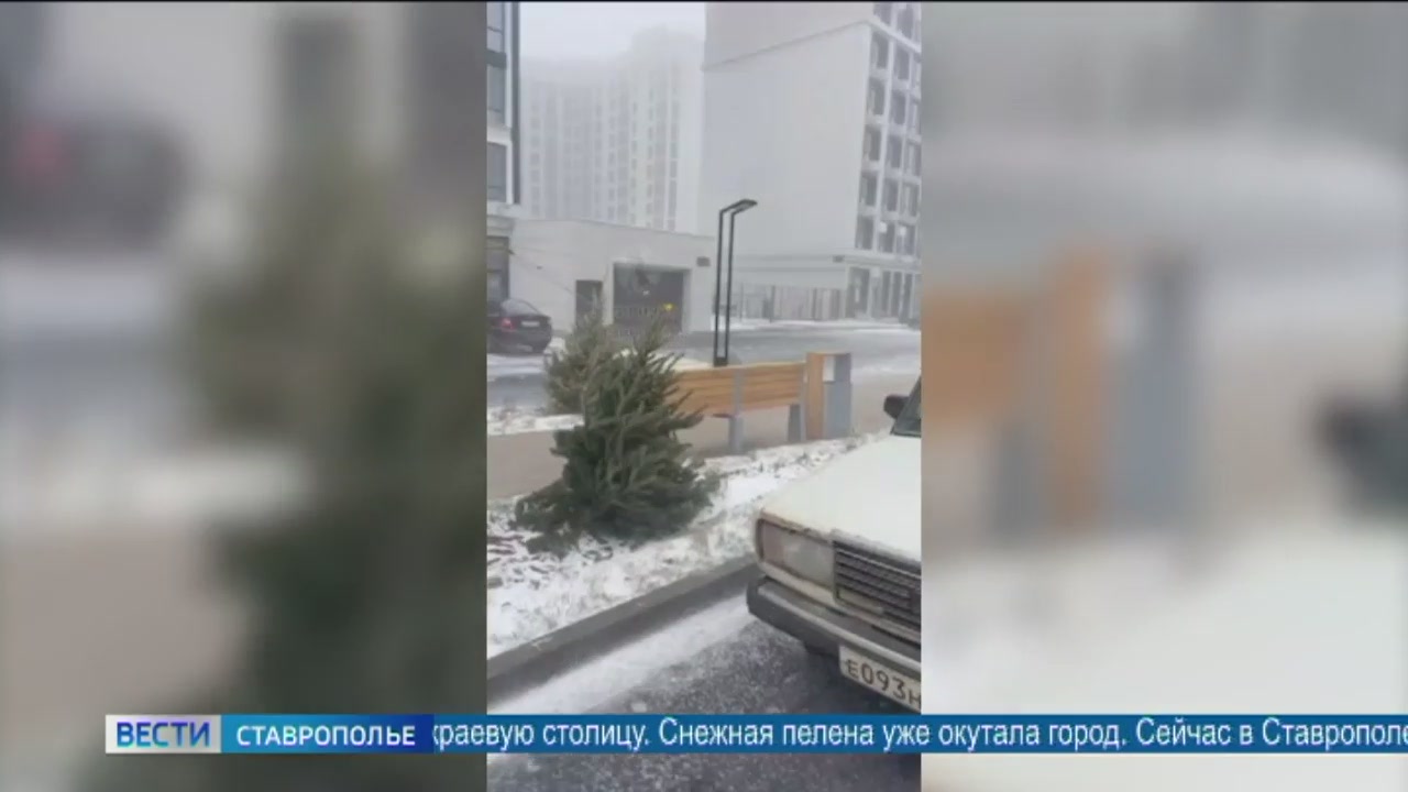 Снег продолжает засыпать Ставрополь