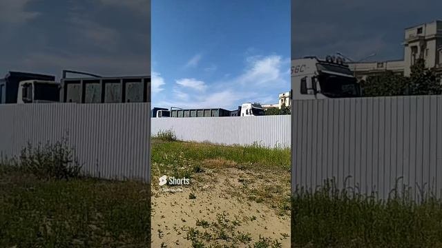 Самосвалы на загрузке на реке #shorts