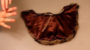 Манто коричневое с полосами из искусственного меха