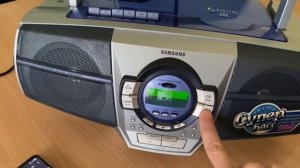 (Часть 1) Включение магнитофона/колонки Samsung RCD-M50B