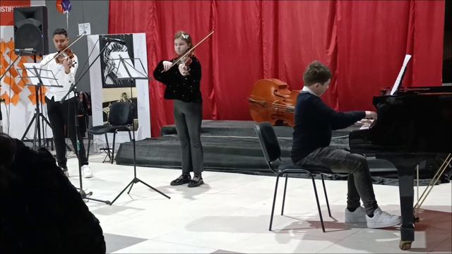 “Por Una Cabeza” Tango for two Violines and Piano смотреть онлайн