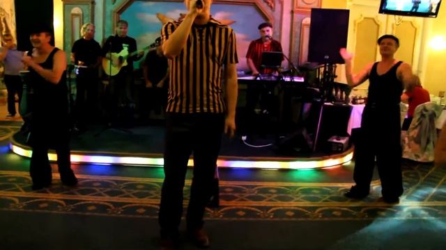 Лесоповал для вас поёт находясь в ресторане 1001 ночь смотреть онлайн