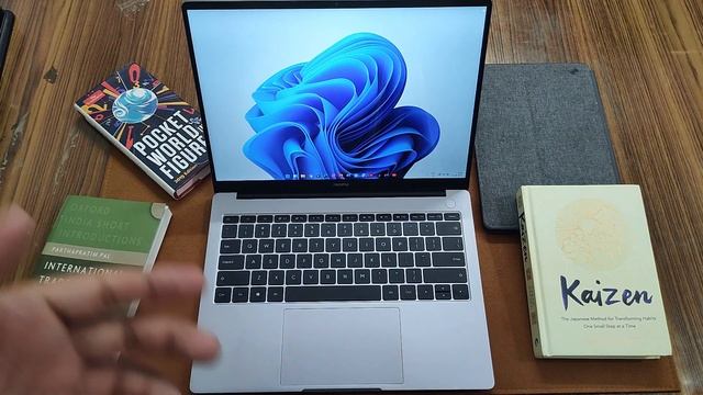 Issues with Realme Book (Hope you are watching this video, Realme): But its still awesome... смотреть онлайн