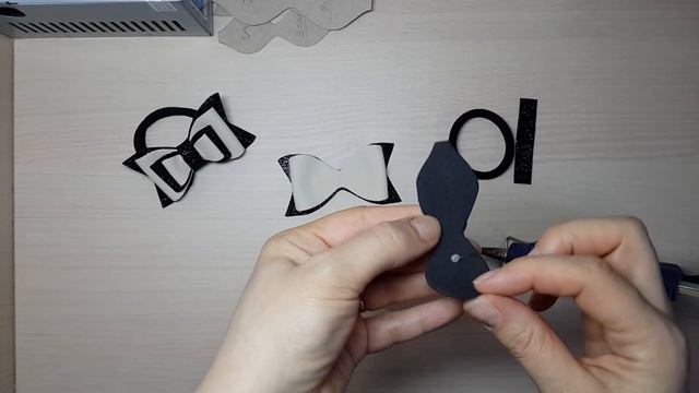 DIY Бантики из кожзам и глитерного фоамирана.  МК Банты в школу