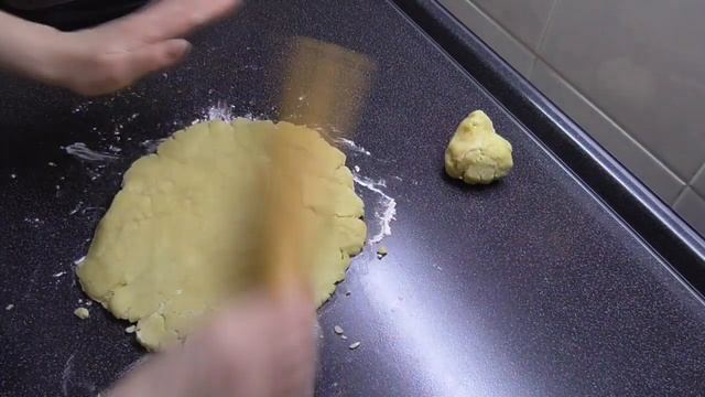 Как приготовить пирог с яблочным повидлом из песочного теста. Очень простой рецепт!