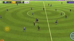 FIFA Mobile играю с другом по сети.