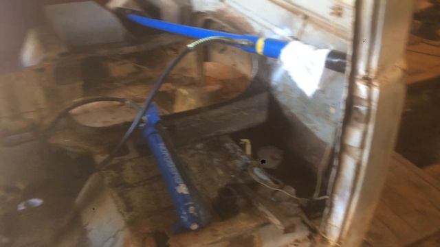 УАЗ 3303 ,ремонт кабины. Гидравлика в деле. смотреть онлайн