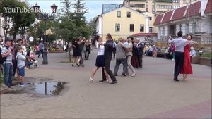 Танцуем на улице вальс ПОД НЕБОМ ПАРИЖА!