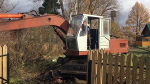 Чистим канаву на экскаваторе ЭО3323А