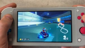 Mario Kart 8 Deluxe обзор игры на Nintendo Switch Lite.