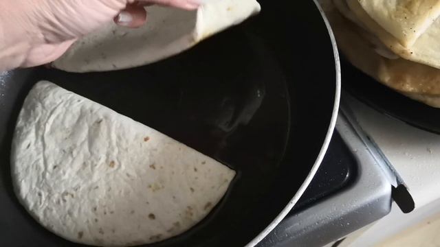 Много чебуреков за 10 минут, просто и очень вкусно!!! смотреть онлайн