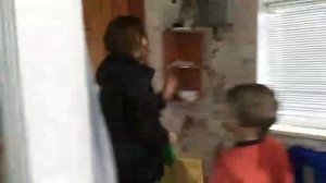 Не обижайте мам!Сюжет взят и изменен по мультику 3кота"папин брат"Показывает многодетная семья Сека