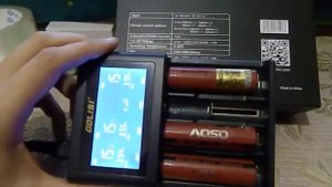 Зарядное устройство Golisi S4 2.0A Smart Charger with LCD Screen обзор