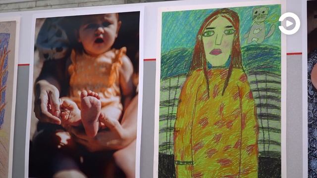 На вокзале «Пенза-1» торжественно открылась фотовыставка, посвященная Дню матери смотреть онлайн