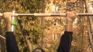 Подтягивания обратным широким хватом на турнике для мышц спины ( слабость мышц корсета, сколиоз)