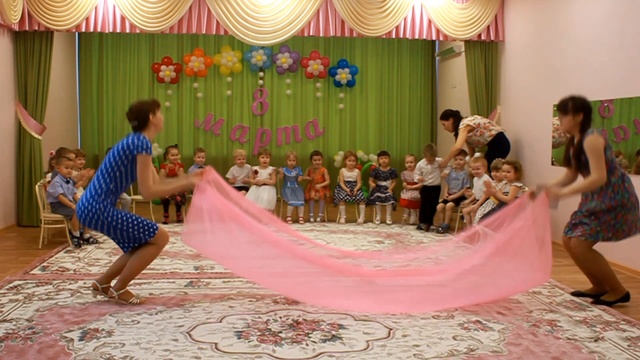 Утренник 8 марта
