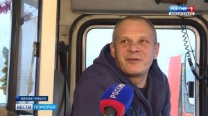 Создать новогоднюю сказку решили водитель и кондуктор автобуса в Архангельске