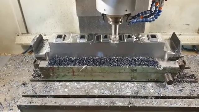 Фрезерование пресс-формы на фрезерном станке VMC производства WEIDA