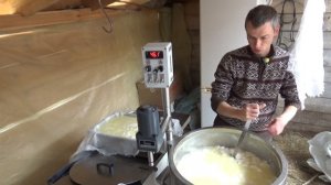 Домашний творог в сыроварне из натурального коровьего молока/естественное сквашивание