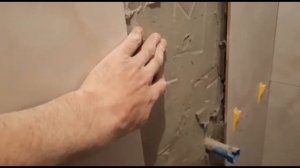 БЫСТРАЯ УКЛАДКА ПЛИТКИ НА СТЕНУ 15м2 30 МИНУТ.УКЛАДКА ПЛИТКИ В ВАННОЙ #УКЛАДКА #КАФЕЛЯ#