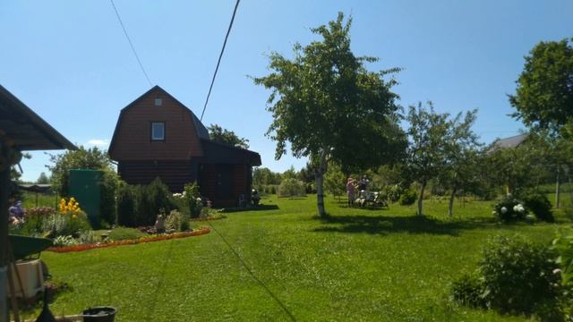 Начался сезон покоса 2021 в деревне. Покос травы в деревне на участке. смотреть онлайн