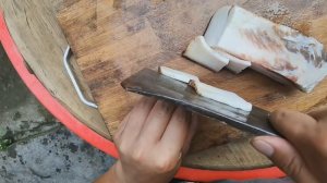 Десятилетнее мясо с плесенью: каково оно на вкус и можно ли его есть?