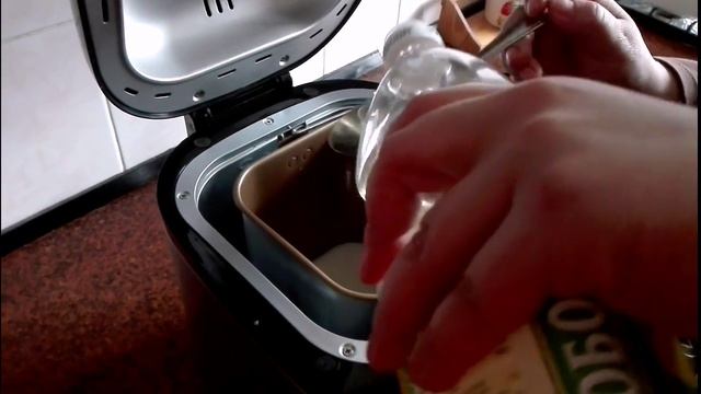 Белый хлеб в хлебопечьке REDMOND RBM - M1911 смотреть онлайн