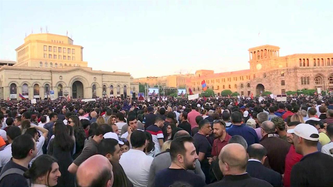 В Армении представители правящей партии объявили: они готовы проголосовать за лидера оппозиции