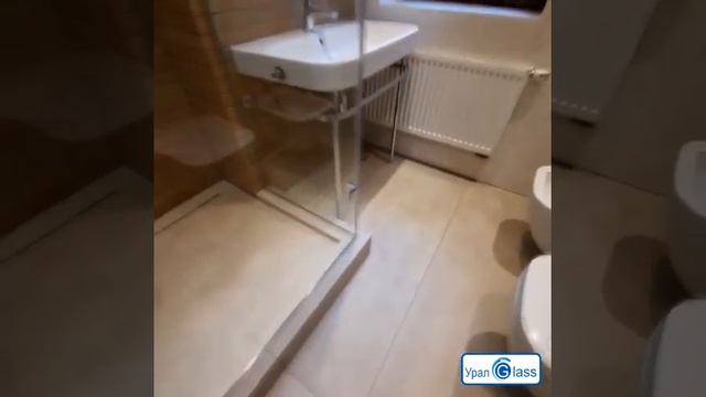 Стеклянное ограждение для душа