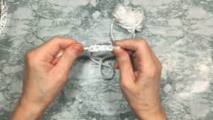 Сделала шкатулку в форме сердца из бобин от скотча и верёвки. Поделки DIY