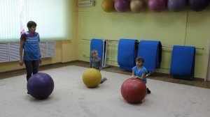 Комплекс корректирующей гимнастики на мячах фитболах