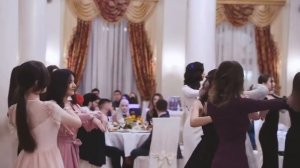 Цветник прекраснейших девушек в танце.Гандагана