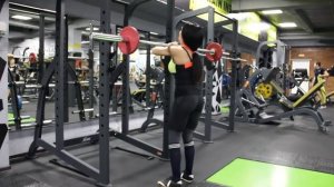 Фронтальные приседания - техника выполнения