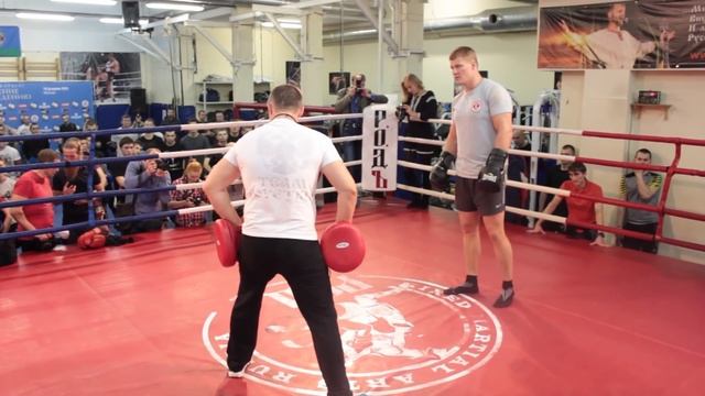 СЕЙД в Москве. Александр Поветкин, Иван Кирпа. Мастер-класс по боксу в клубе РОДЪ смотреть онлайн