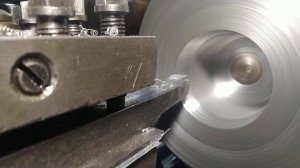 Токарный станок 1616. Нарезание конуса на токарном станке при помощи низкооборотистой дрели.