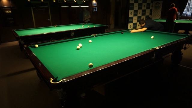 Часть 2. Олег против Владимира в партии по московской пирамиде, русский бильярд смотреть онлайн